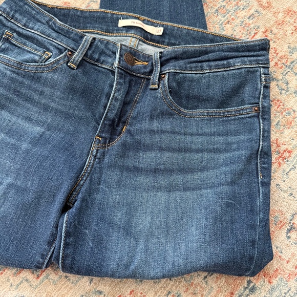 Levi's 711 Skinny Denim Jeans — Size 27 - Picture 3 of 6